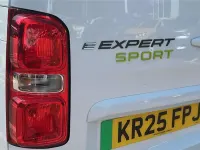 Używany Peugeot e-Expert Sport 98 kW (134 KM) 2025 Biały Van