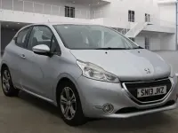 Used Peugeot 208 Active 95 HP (69 kW) 2013 Silver Hatchback