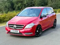 Used Mercedes B200 2013 Red Hatchback