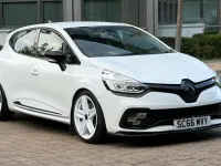 Usado Renault Clio IV 200 HP (147 kW) 2017 Branco Citadino