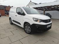 Begagnad Peugeot Partner 131 HK (96 kW) 2021 Vit Minibuss