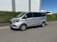Usado Ford Tourneo Titanium 130 CV (95 kW) 2022 Plateado Monovolumen