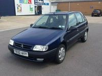 Begagnad Citroën Saxo 1999 Halvkombi