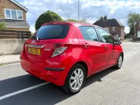 Used Toyota Yaris Multidrive S 99 HP (72 kW) 2012 Red Hatchback