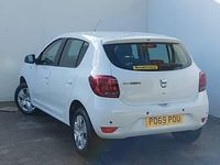 Used Dacia Sandero Comfort 73 HP (53 kW) 2019 White Hatchback