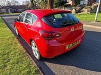 Begagnad Vauxhall Astra SRi 2012 Röd Halvkombi