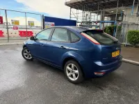 Używany Ford Focus Zetec 99 KM (72 kW) 2009 Niebieski Hatchback