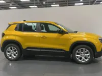 Begagnad Jeep Avenger Altitude 114 kW (156 HK) 2024 Gul SUV