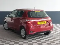 Used Toyota Yaris Hybrid Active 100 HP (73 kW) 2019 Red Hatchback