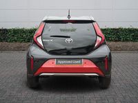 Used Toyota Aygo X 72 HP (52 kW) 2025 Red SUV