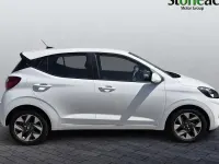 Used Hyundai i10 Advanced 84 HP (61 kW) 2025 White Hatchback