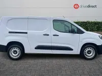 Second-hand Vauxhall Combo S 100 CP (73 kW) 2024 Alb Monovolum