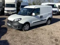 Begagnad Fiat Doblò 95 HK (69 kW) 2018 Vit Minibuss