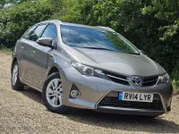 Used Toyota Auris Hybrid 136 HP (100 kW) 2014 Bronze Estate