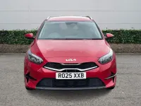 Używany Kia Ceed 138 KM (101 kW) 2025 Czerwony Hatchback