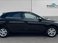 Used Hyundai i20 SE 84 HP (61 kW) 2017 Phantom black metallic Hatchback