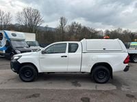 Used Toyota HiLux Active 150 HP (110 kW) 2017 White Pickup