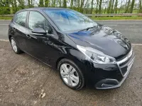 Käytetty Peugeot 208 Active 100 HP (73 kW) 2019 Musta Viistoperä