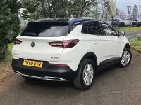 Used Vauxhall Grandland X Business Edition 130 HP (95 kW) 2019 White SUV