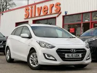 Used Hyundai i30 SE 110 HP (80 kW) 2015 White Estate
