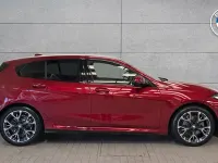 Usado BMW 120 M Sport 2025 Rojo Utilitario