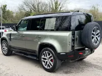 Used Land Rover Defender 300 HP (220 kW) 2024 Green SUV