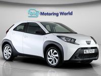 Used Toyota Aygo X PURE 72 HP (52 kW) 2022 White SUV