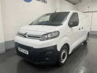 Begagnad Citroën Dispatch 2023 Vit Minibuss