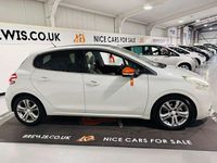 Used Peugeot 208 Roland Garros 92 HP (67 kW) 2014 White Hatchback