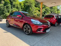 Used Renault Clio Iconic 90 HP (66 kW) 2019 Red Hatchback