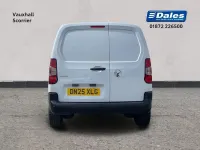 Usado Vauxhall Combo 101 CV (74 kW) 2025 Blanco Monovolumen