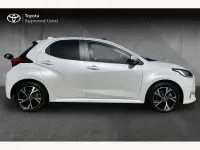 Used Toyota Yaris Hybrid Design 116 HP (85 kW) 2024 White Hatchback