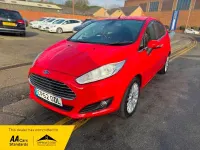 Begagnad Ford Fiesta Titanium 2013 Röd Halvkombi