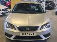 Używany Seat Leon SE Dynamic 2017 Srebrny Hatchback
