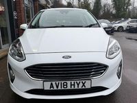Used Ford Fiesta Zetec 101 HP (74 kW) 2018 White Hatchback
