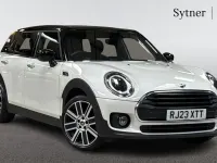 Usado Mini Cooper Clubman Exclusive 134 CV (98 kW) 2023 Blanco Familiar