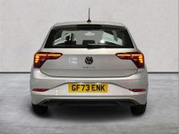 Usado VW Polo Life 80 HP (58 kW) 2023 Prateado Citadino