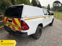 Used Toyota HiLux Active 150 HP (110 kW) 2020 White Pickup