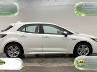 Used Toyota Corolla 122 HP (89 kW) 2021 White Hatchback