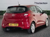Usado Hyundai i10 SE 67 HP (49 kW) 2023 Vermelho Citadino