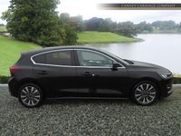 Usado Ford Focus Titanium 125 HP (91 kW) 2022 Preto Citadino