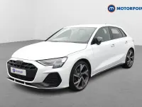 Begagnad Audi A3 Black Edition 2024 Vit Halvkombi