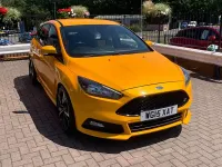 Used Ford Focus ST 250 HP (183 kW) 2015 Yellow Hatchback