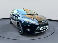 Begagnad Ford Fiesta Zetec 2012 Svart Halvkombi