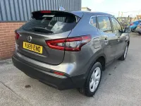 Used Nissan Qashqai Acenta Premium 140 HP (102 kW) 2019 Grey SUV