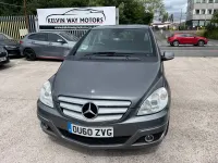 Begagnad Mercedes B180 SE 2010 Grå Minibuss