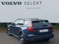 Used Volvo V60 CC Pro 197 HP (144 kW) 2021 Blue Estate