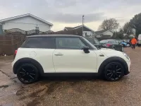 Used Mini Cooper D Hatch 2018 White Hatchback