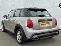 Usado Mini Cooper Classic 134 HP (98 kW) 2022 Cinzento Citadino