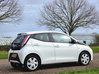Used Toyota Aygo X-play 69 HP (50 kW) 2017 White Hatchback